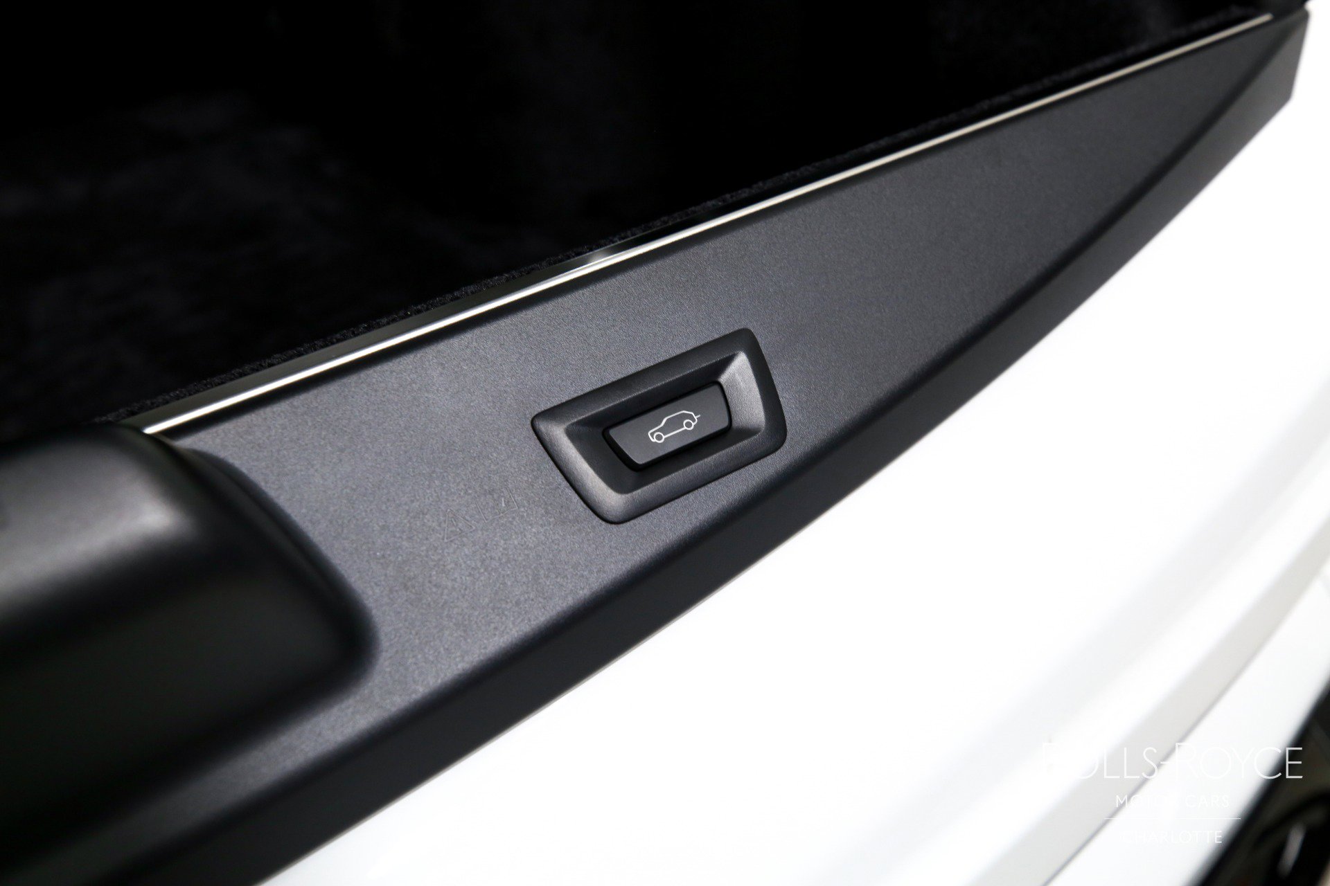 Used 2023 Rolls-Royce Cullinan Black Badge w/ Driver's Package image 30