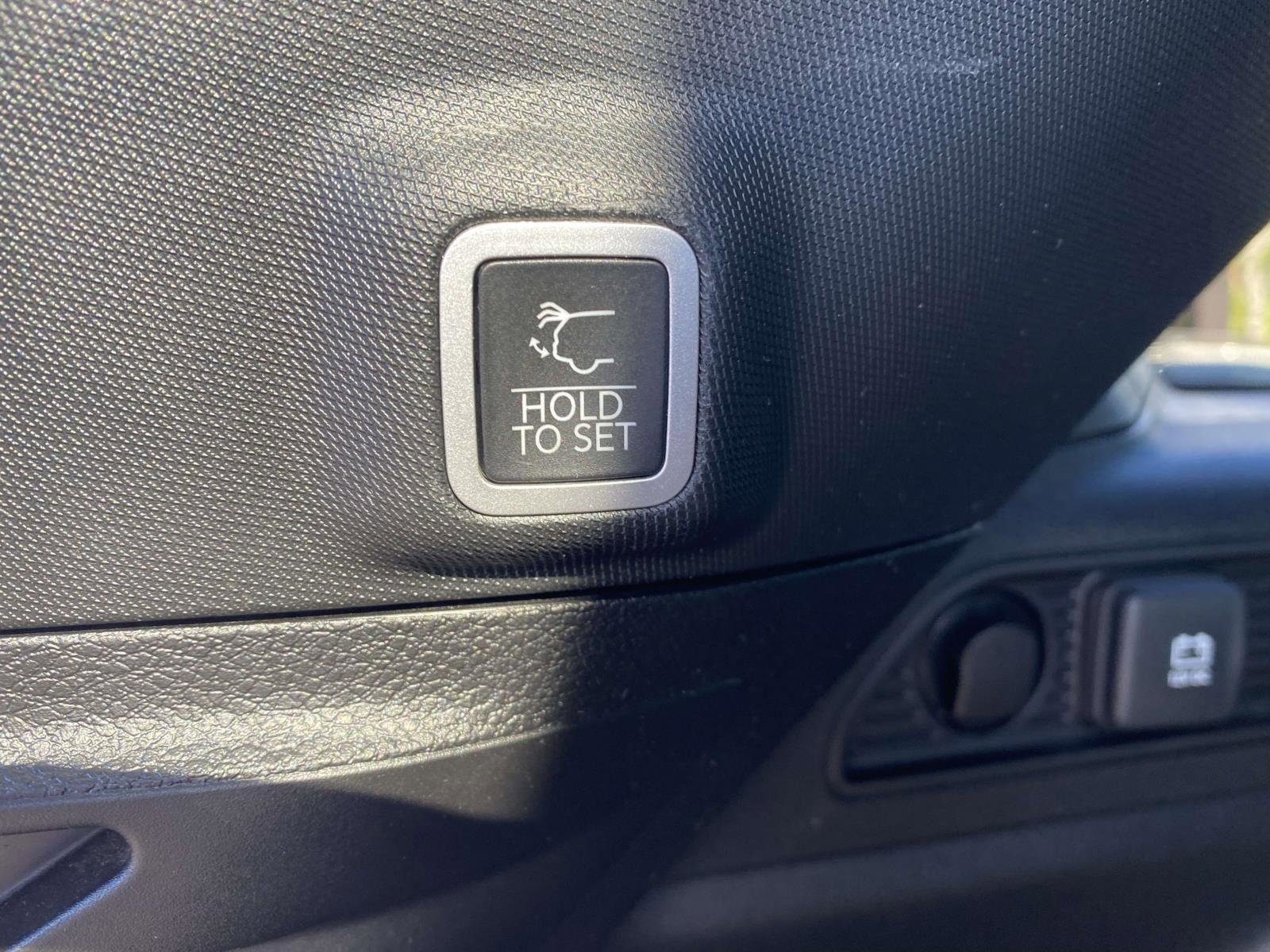 Certified 2024 Jeep Grand Cherokee Altitude image 39