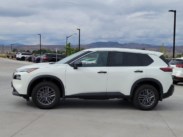 Used 2023 Nissan Rogue S AWD/4WD image 2