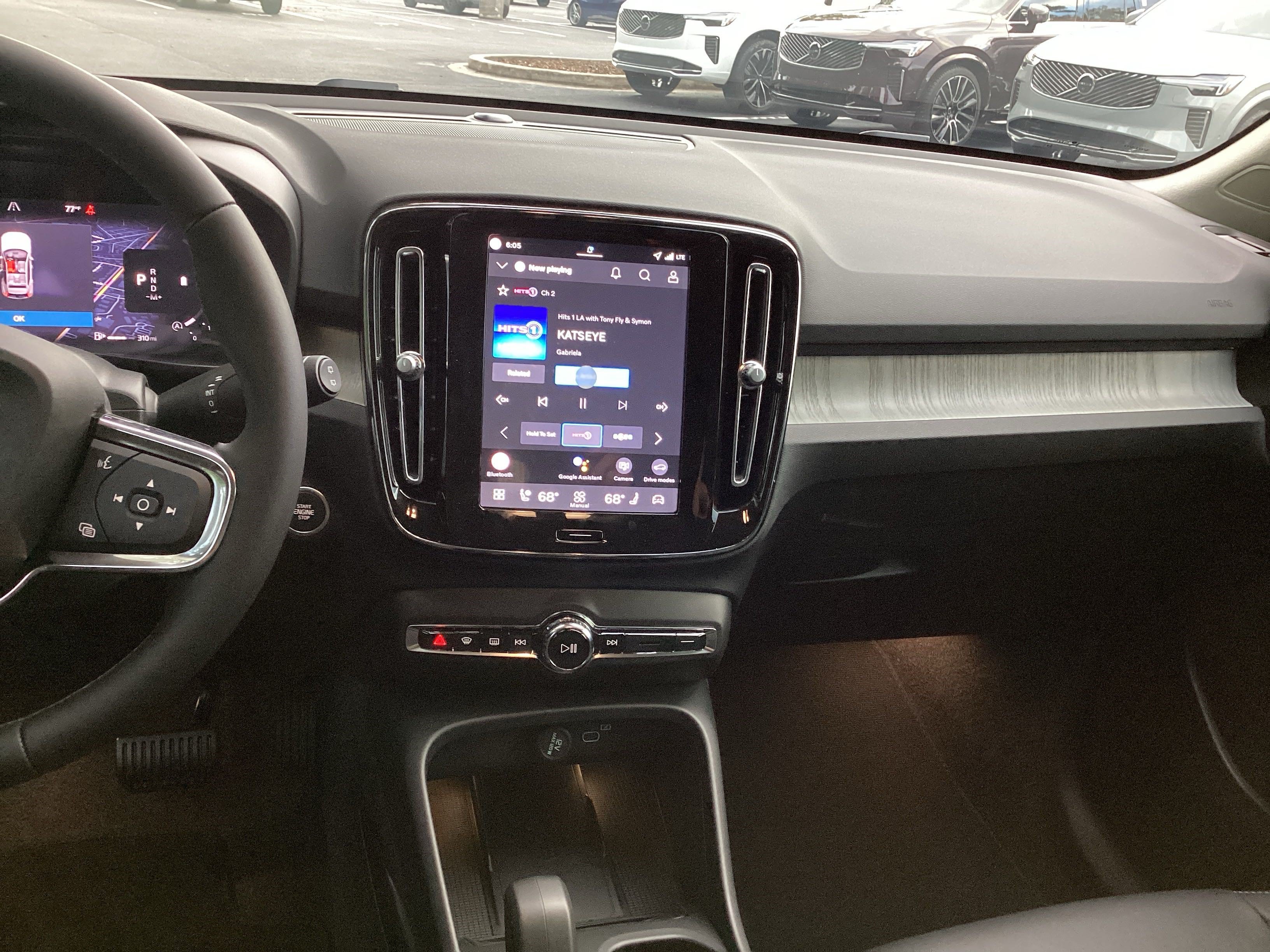 New 2026 Volvo XC40 B4 Core FWD image 25