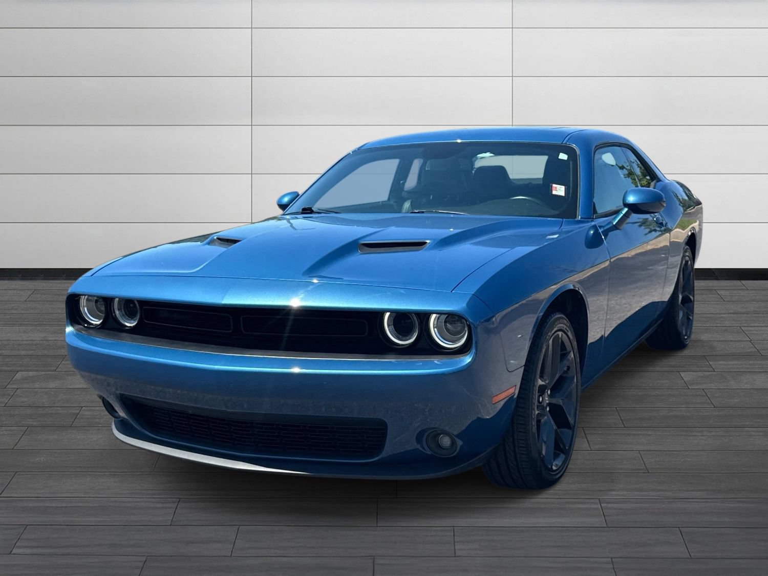 Used 2022 Dodge Challenger SXT w/ Plus Package RWD image 10