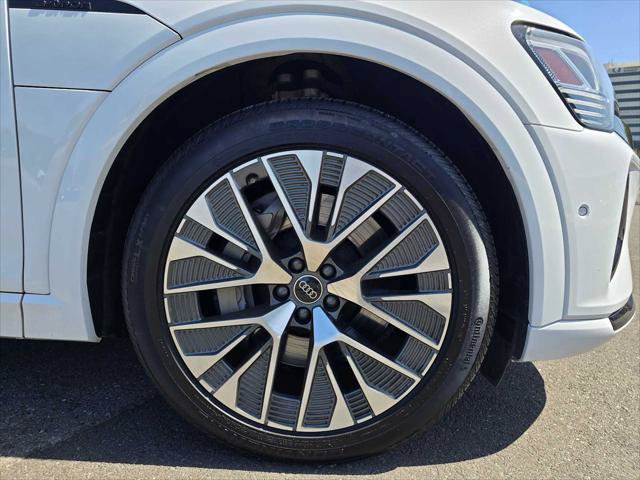 Used 2024 Audi Q8 e-tron Prestige w/ Prestige Package AWD/4WD image 9