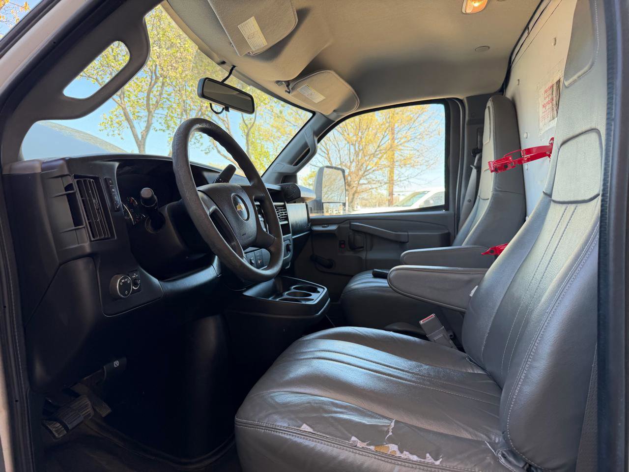 Used 2017 Chevrolet Express 3500 RWD image 39
