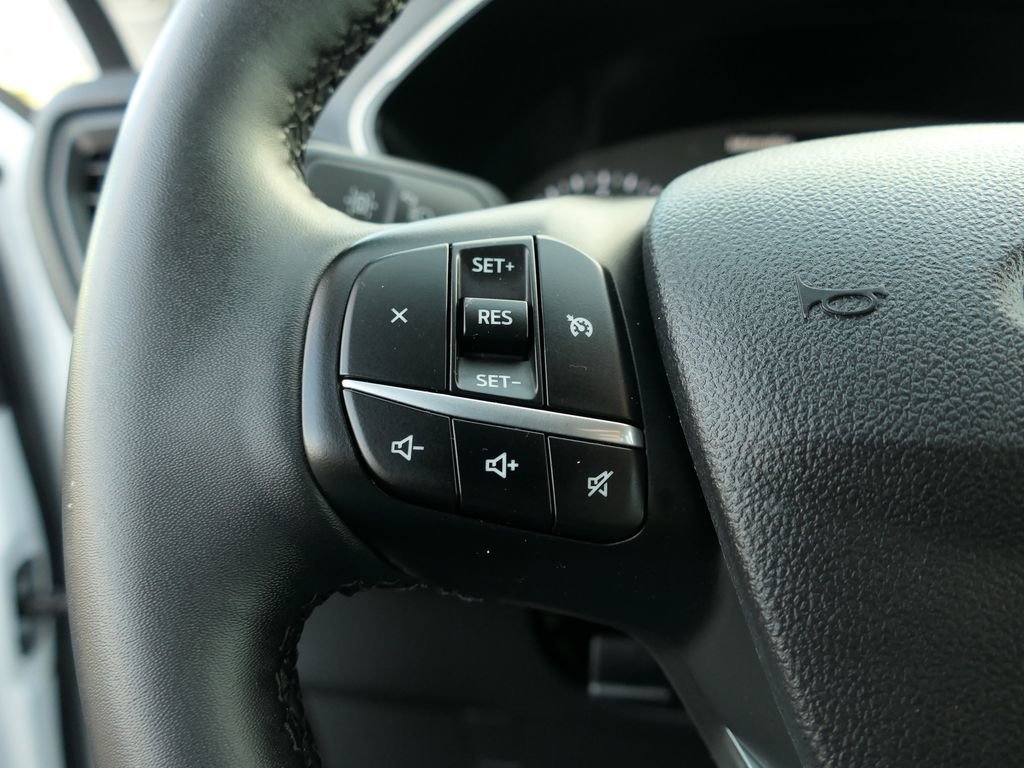 Used 2022 Ford Escape SE w/ SE Sport Appearance Package image 16