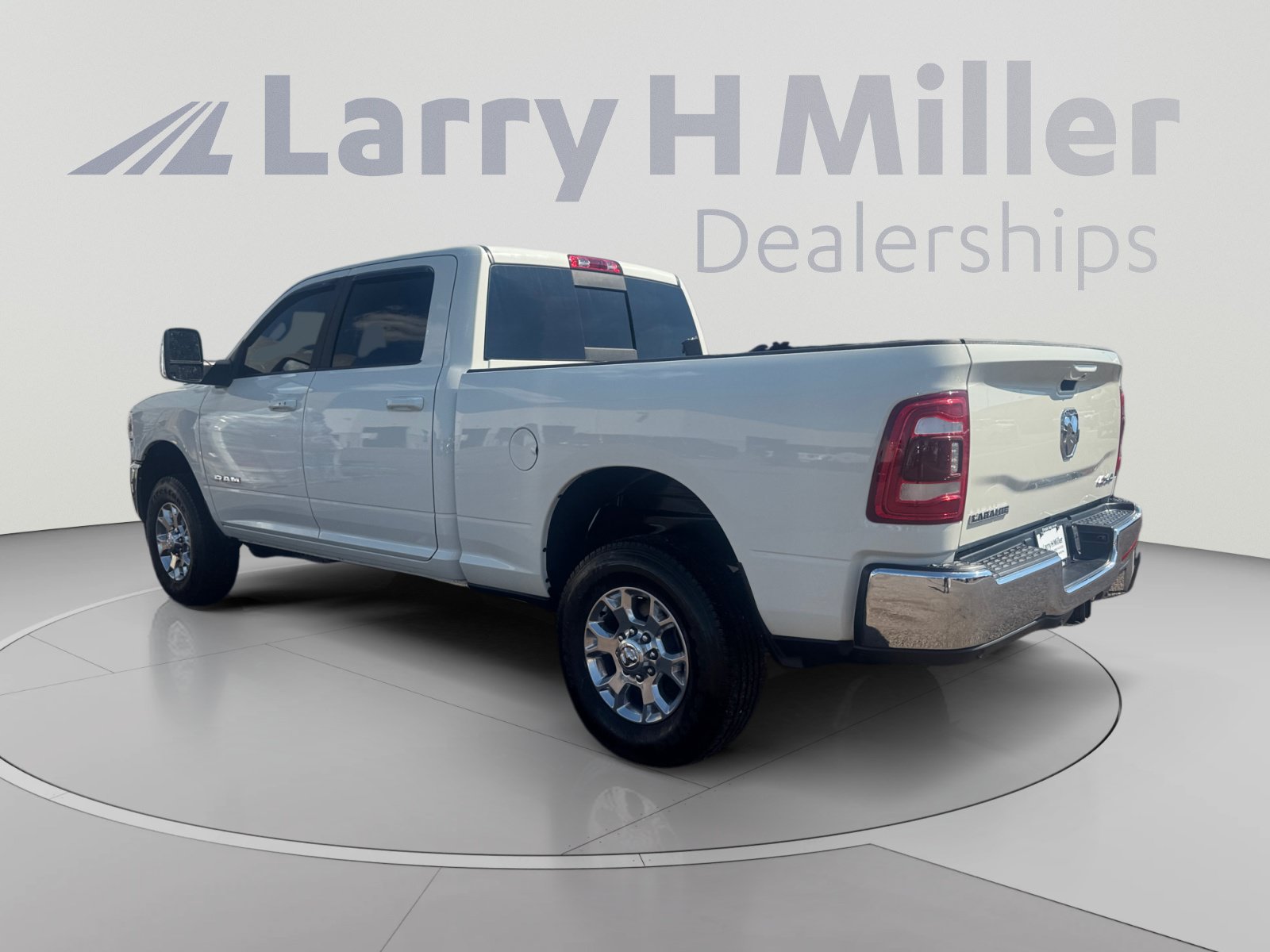 Used 2024 RAM 2500 Laramie w/ Chrome Bumper Package AWD/4WD image 3