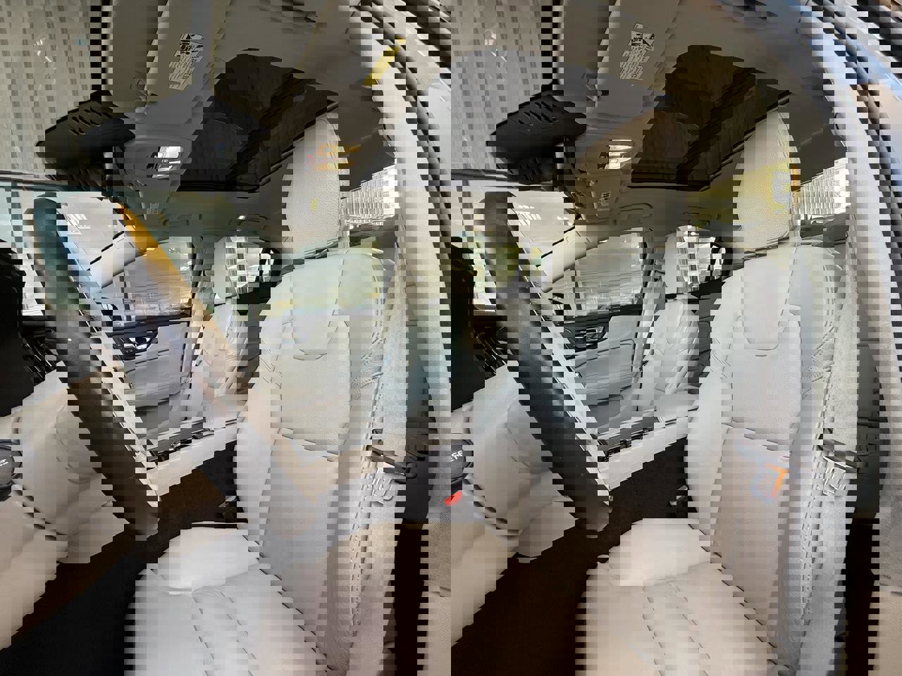 Used 2023 Volvo S60 B5 Ultimate w/ Climate Package image 13