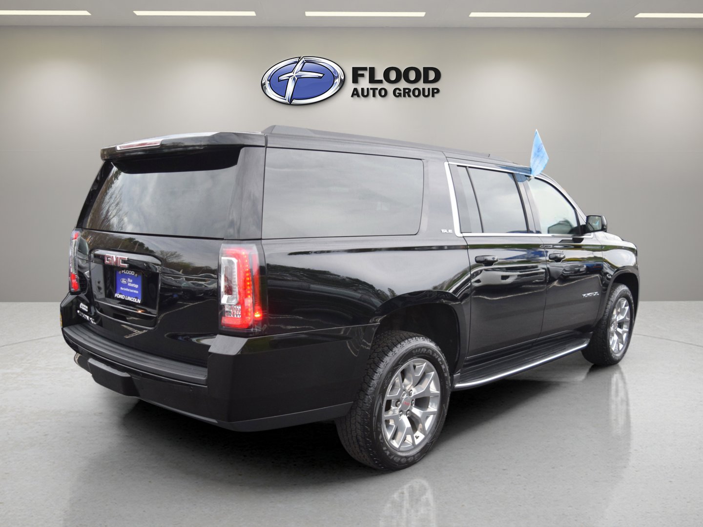 Used 2019 GMC Yukon XL SLE w/ SLE Value Package image 4