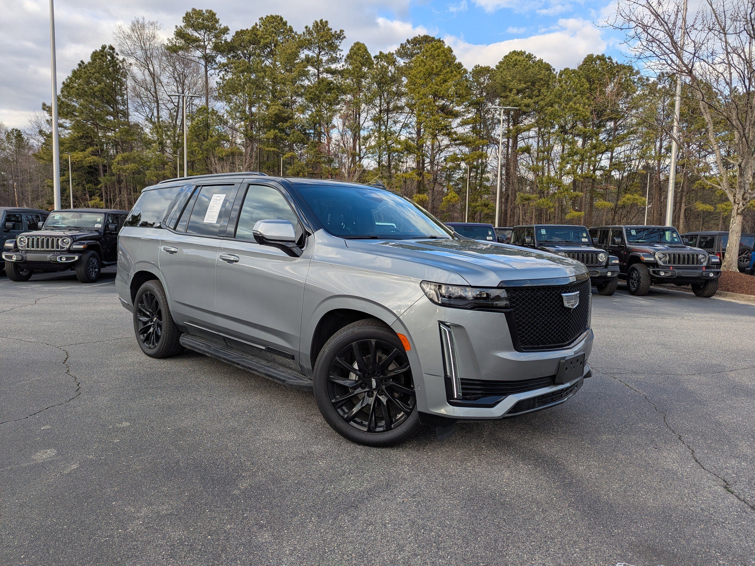 Used 2024 Cadillac Escalade Sport w/ LPO, ONYX Package image 3