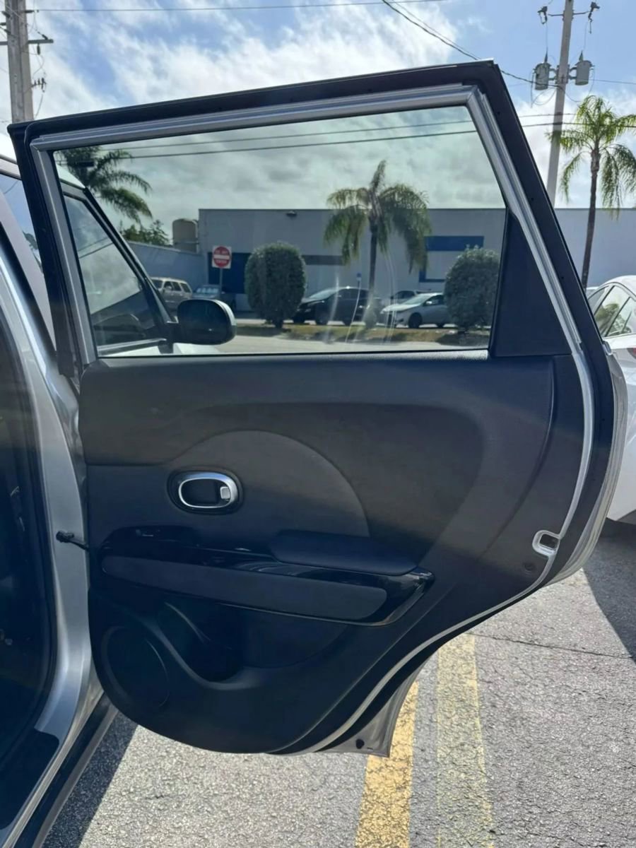 Used 2018 Kia Soul + w/ Audio Package image 17
