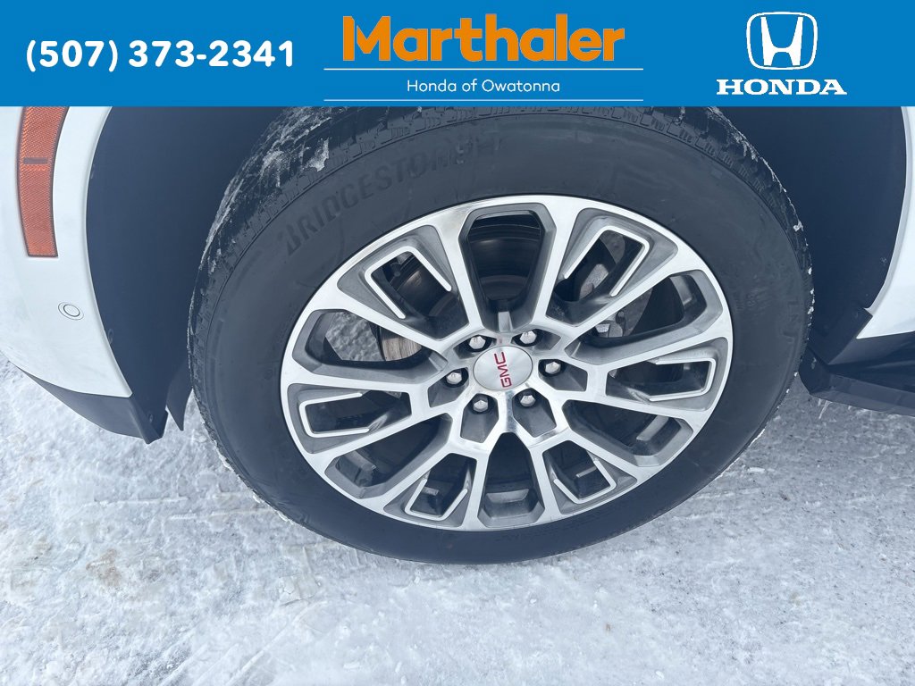 Used 2025 GMC Yukon XL Denali image 9