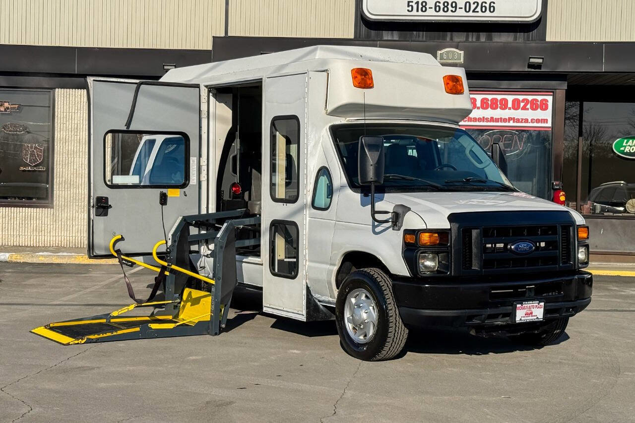 Used 2011 Ford E-350 and Econoline 350 Extended Super Duty w/ PWR Group