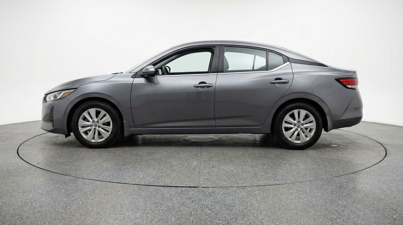 Used 2025 Nissan Sentra S image 5