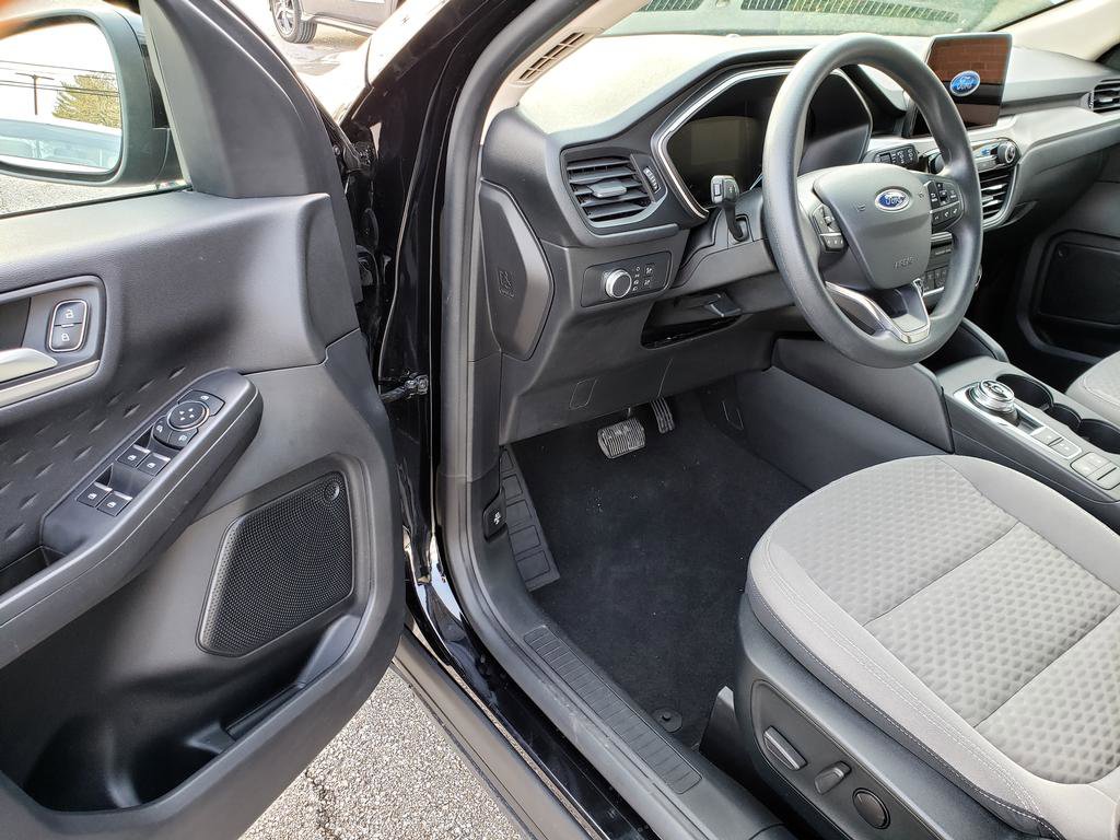 Used 2020 Ford Escape SE image 8