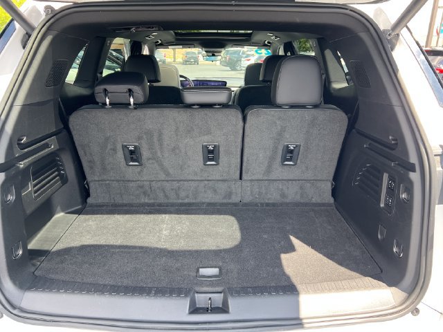 Certified 2025 Buick Enclave Avenir w/ Super Cruise Package FWD image 31