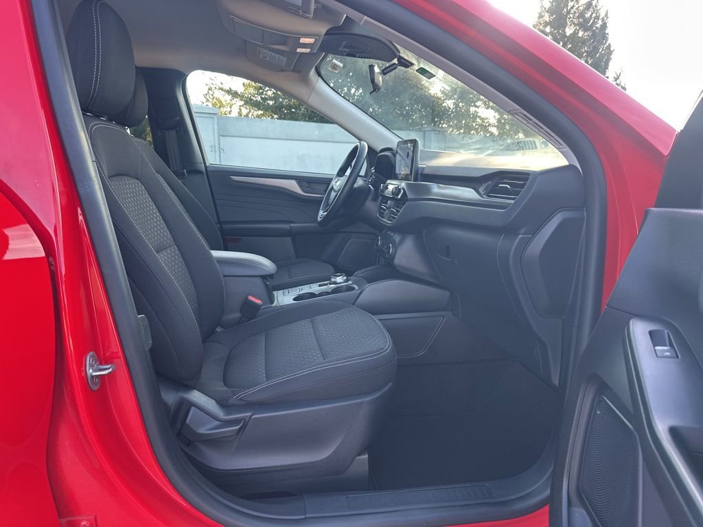 Used 2024 Ford Escape Active image 11