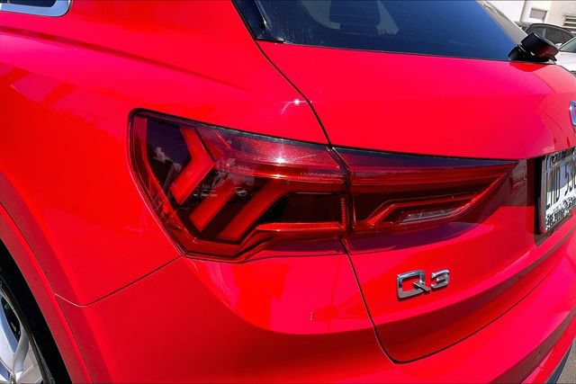 Used 2020 Audi Q3 2.0T Premium w/ Convenience Package AWD/4WD image 27