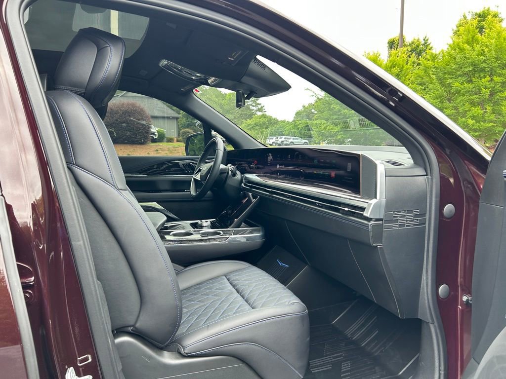 Used 2026 Cadillac Escalade IQ Sport 1 w/ LPO, Floor Liner Package AWD/4WD image 44