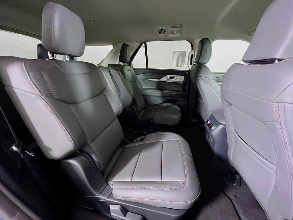 New 2026 Ford Explorer Active w/ Active Comfort Package AWD/4WD image 17