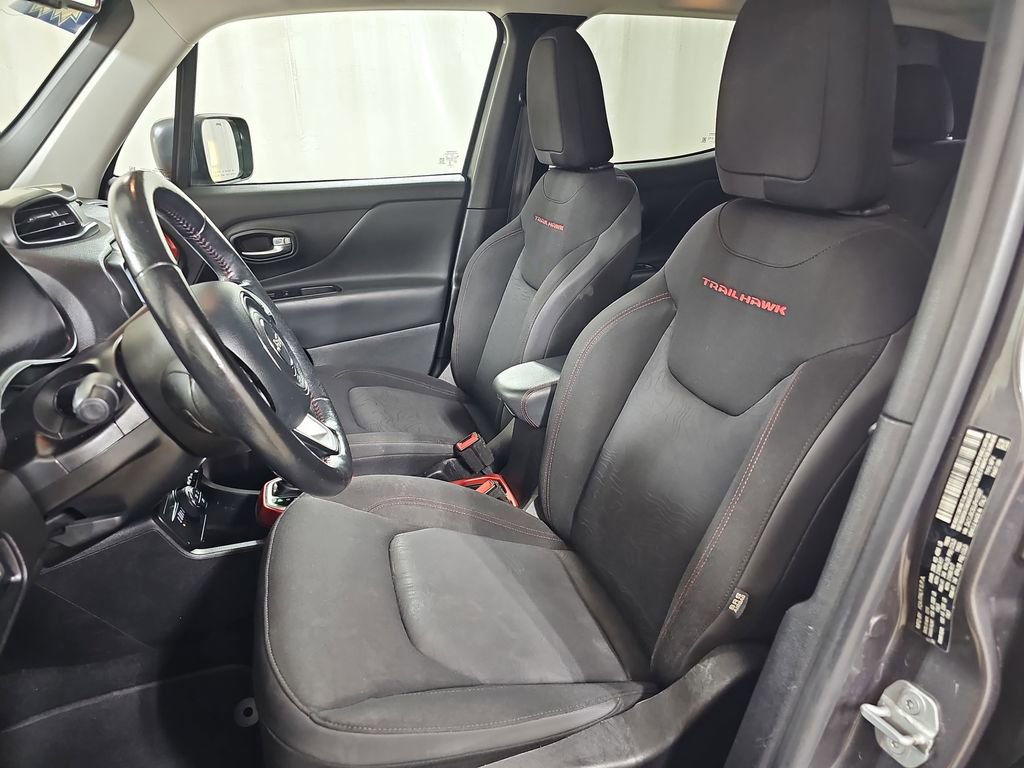Used 2018 Jeep Renegade Trailhawk w/ UConnect 8.4 Nav Group image 18