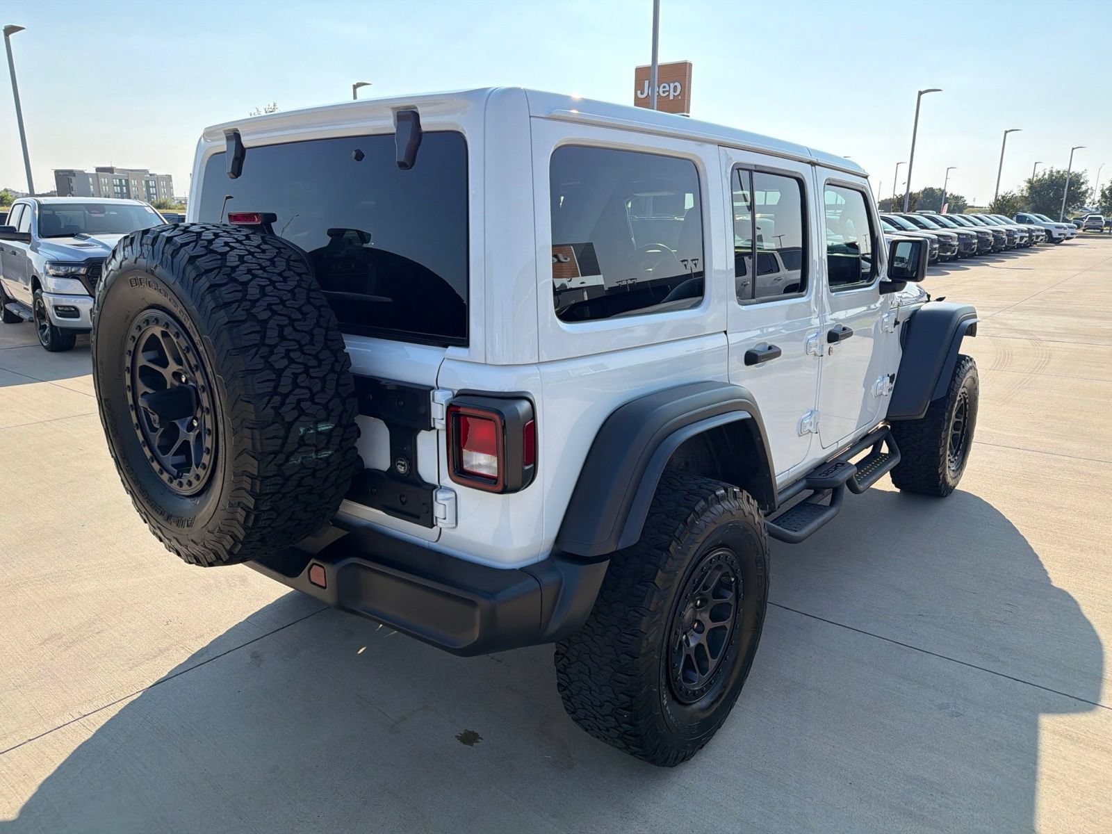 Used 2022 Jeep Wrangler Unlimited Sport AWD/4WD image 5