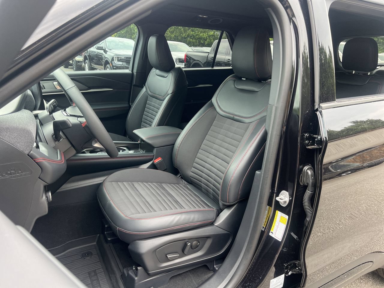 New 2026 Ford Explorer ST-Line w/ ST-Line Street Pack AWD/4WD image 17