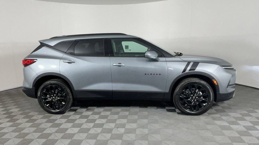 New 2025 Chevrolet Blazer LT w/ LPO, Black Sport Package image 3