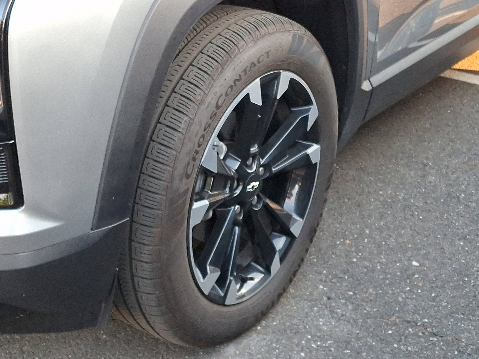 Used 2025 Chevrolet Equinox RS AWD/4WD image 10