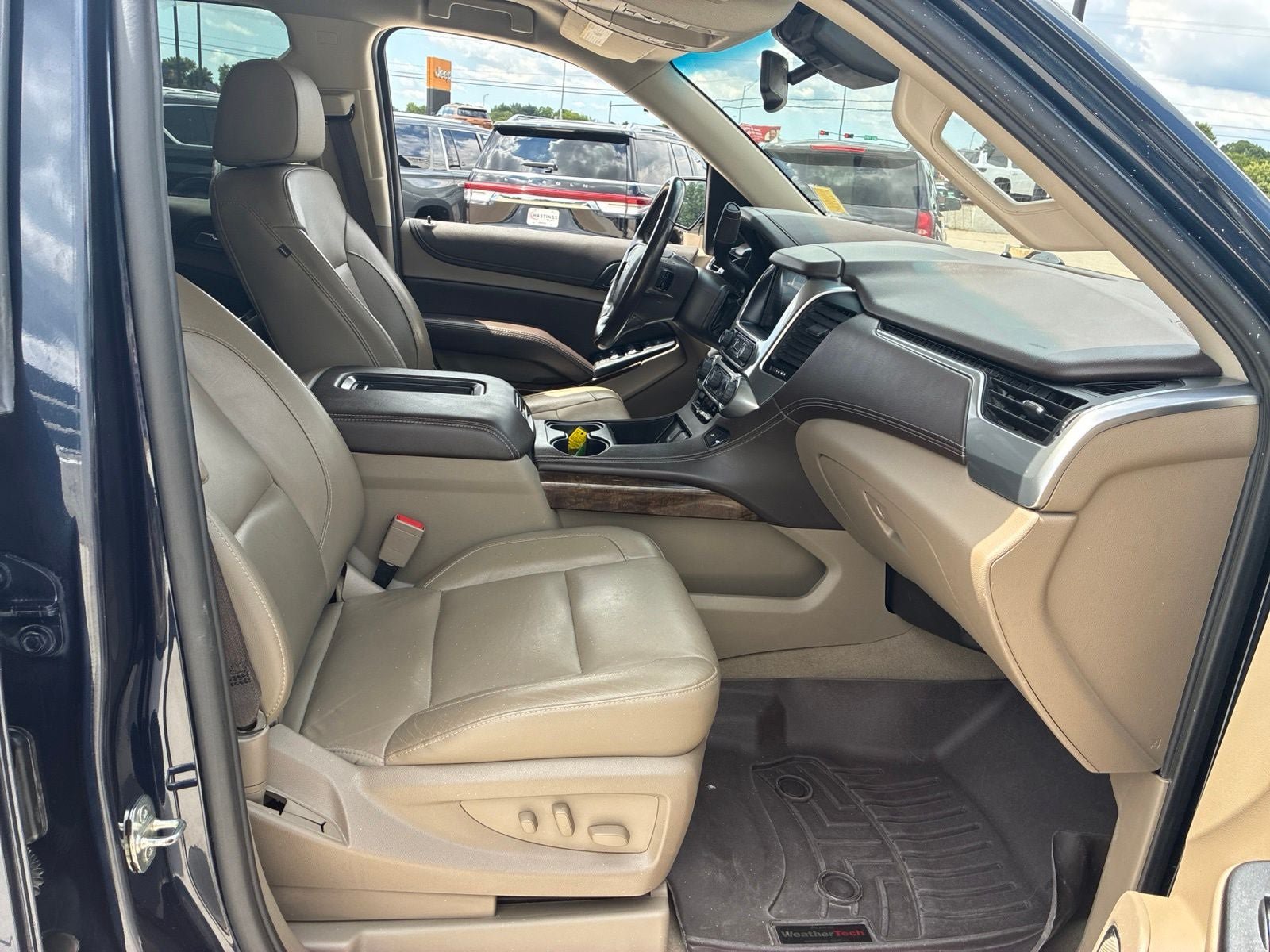Used 2020 Chevrolet Tahoe LT w/ Luxury Package AWD/4WD image 22