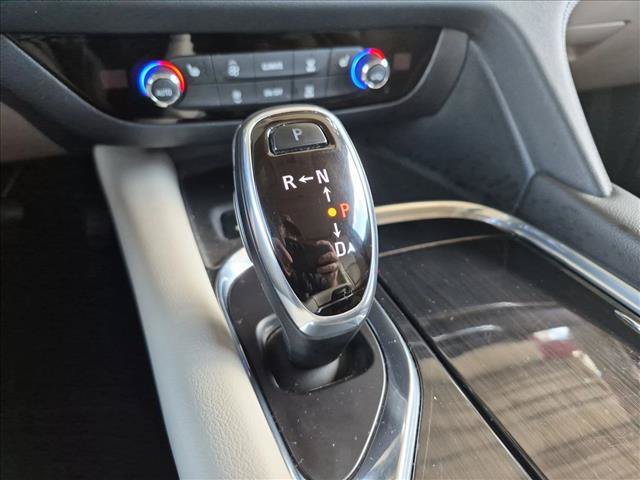 Used 2020 Buick Enclave Essence w/ Sound and Sites Package AWD/4WD image 10