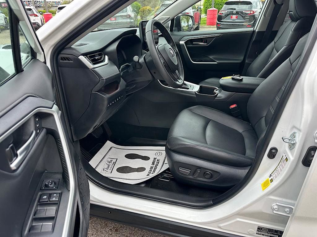 Used 2025 Toyota RAV4 Limited w/ Advanced Technology Package image 14