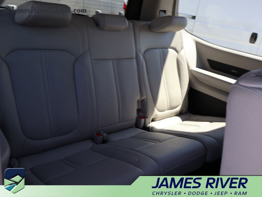 Used 2024 Jeep Wagoneer Series II w/ Flexible Seating Group image 13