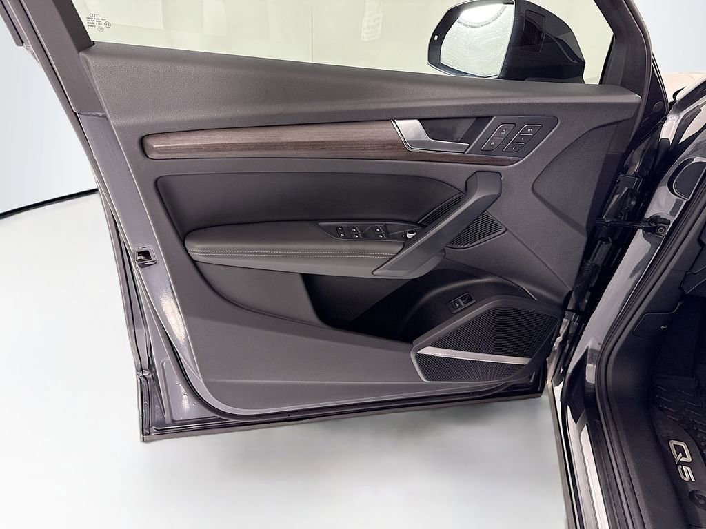 Used 2021 Audi Q5 2.0T Premium Plus w/ Premium Plus Package image 24