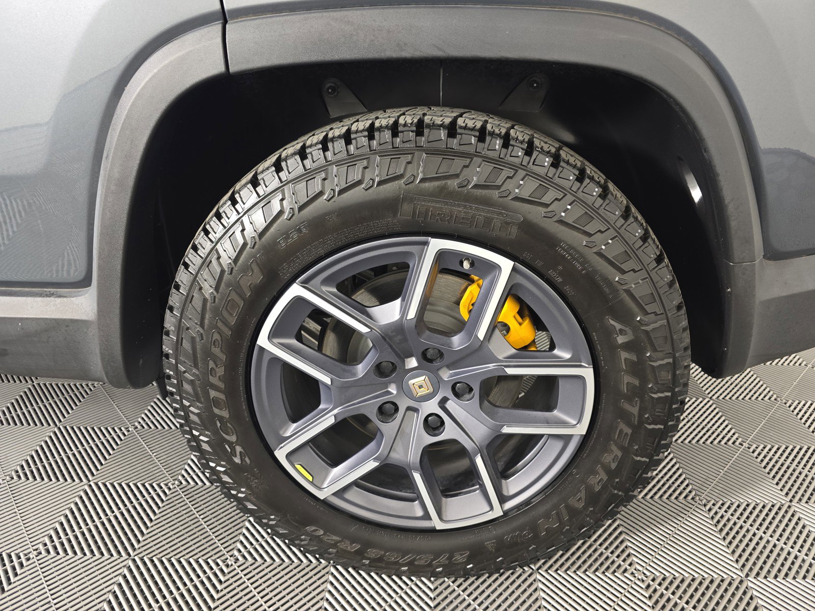 Used 2022 Rivian R1S Launch Edition image 10