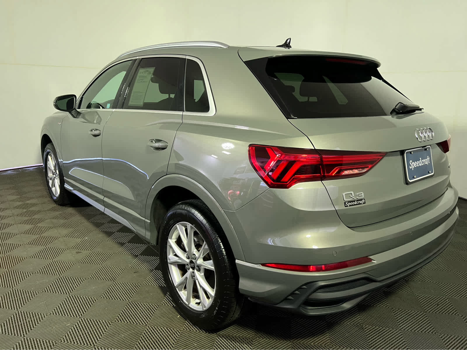 Used 2023 Audi Q3 2.0T Premium Plus w/ Premium Plus Package AWD/4WD image 5
