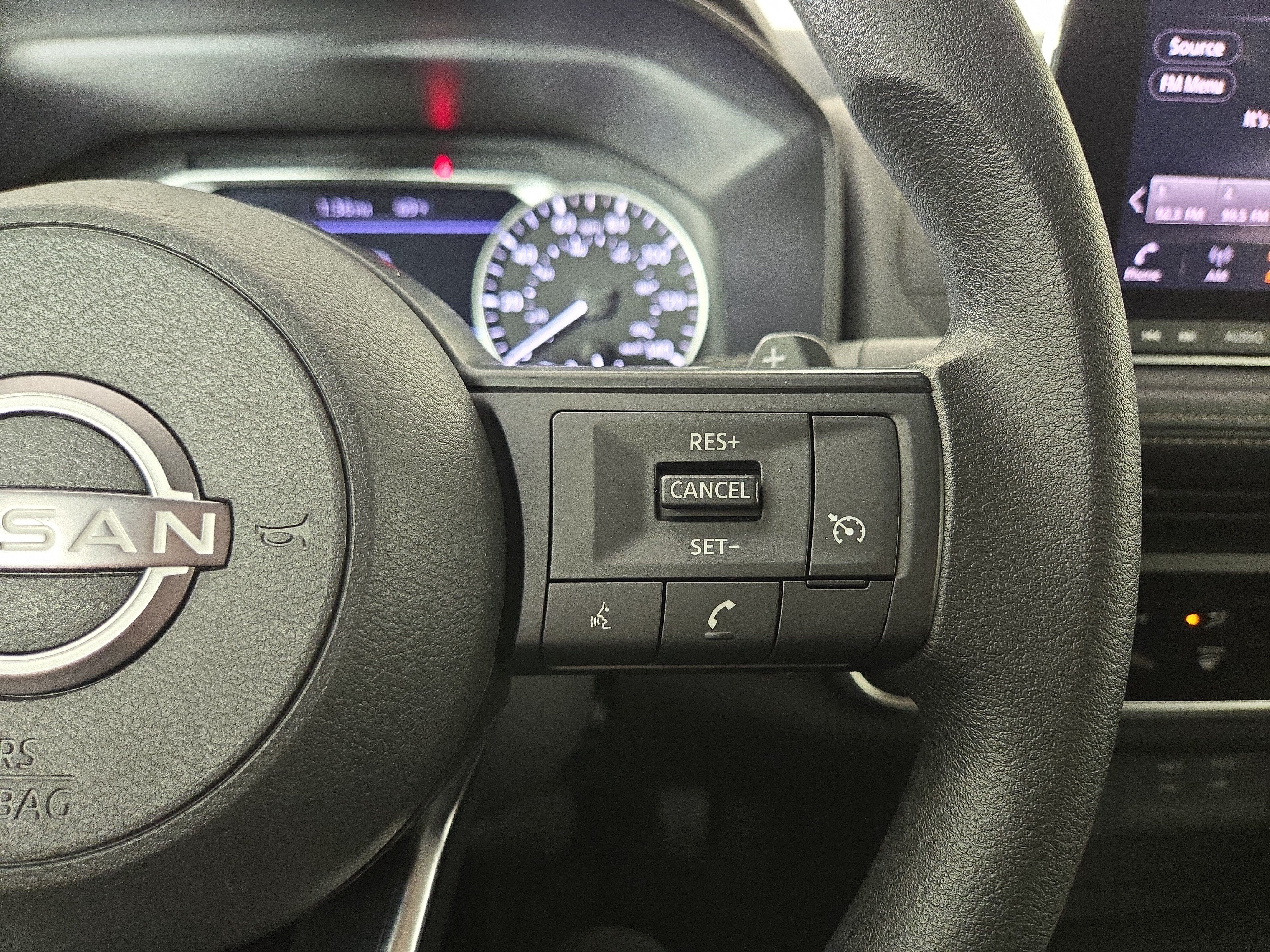 Used 2024 Nissan Rogue S AWD/4WD image 16