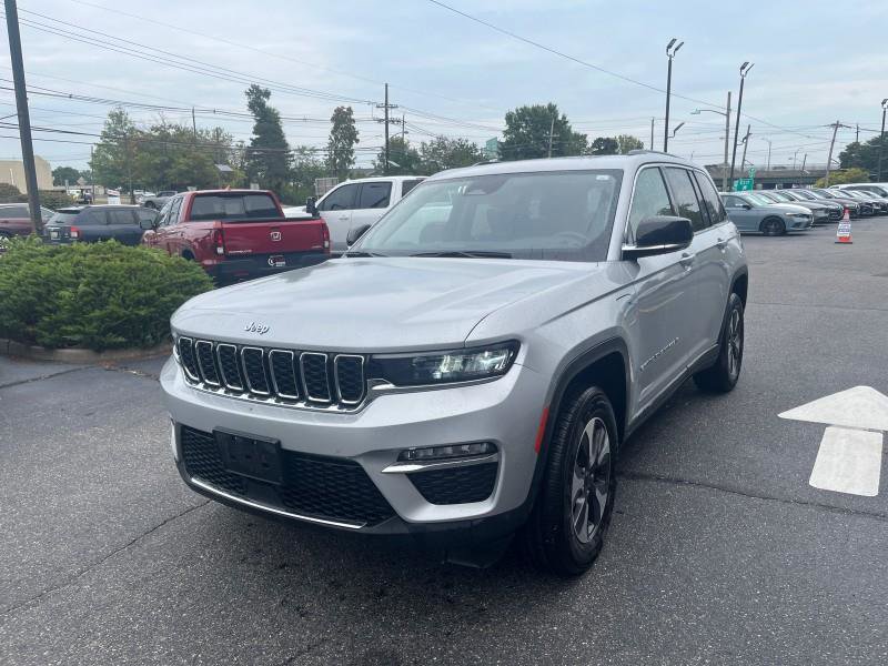 Used 2024 Jeep Grand Cherokee Limited 4xe image 3