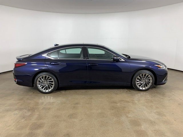 Used 2025 Lexus ES 300h w/ Accessory Package (Z2) image 7