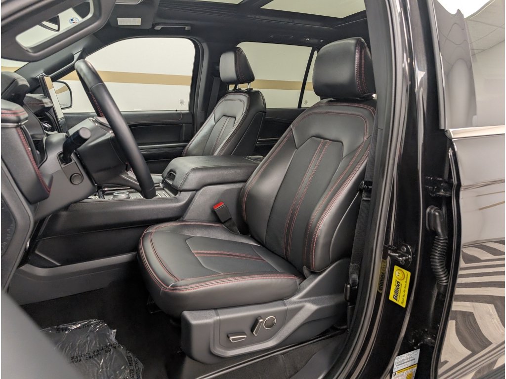 Used 2024 Ford Expedition Limited AWD/4WD image 6