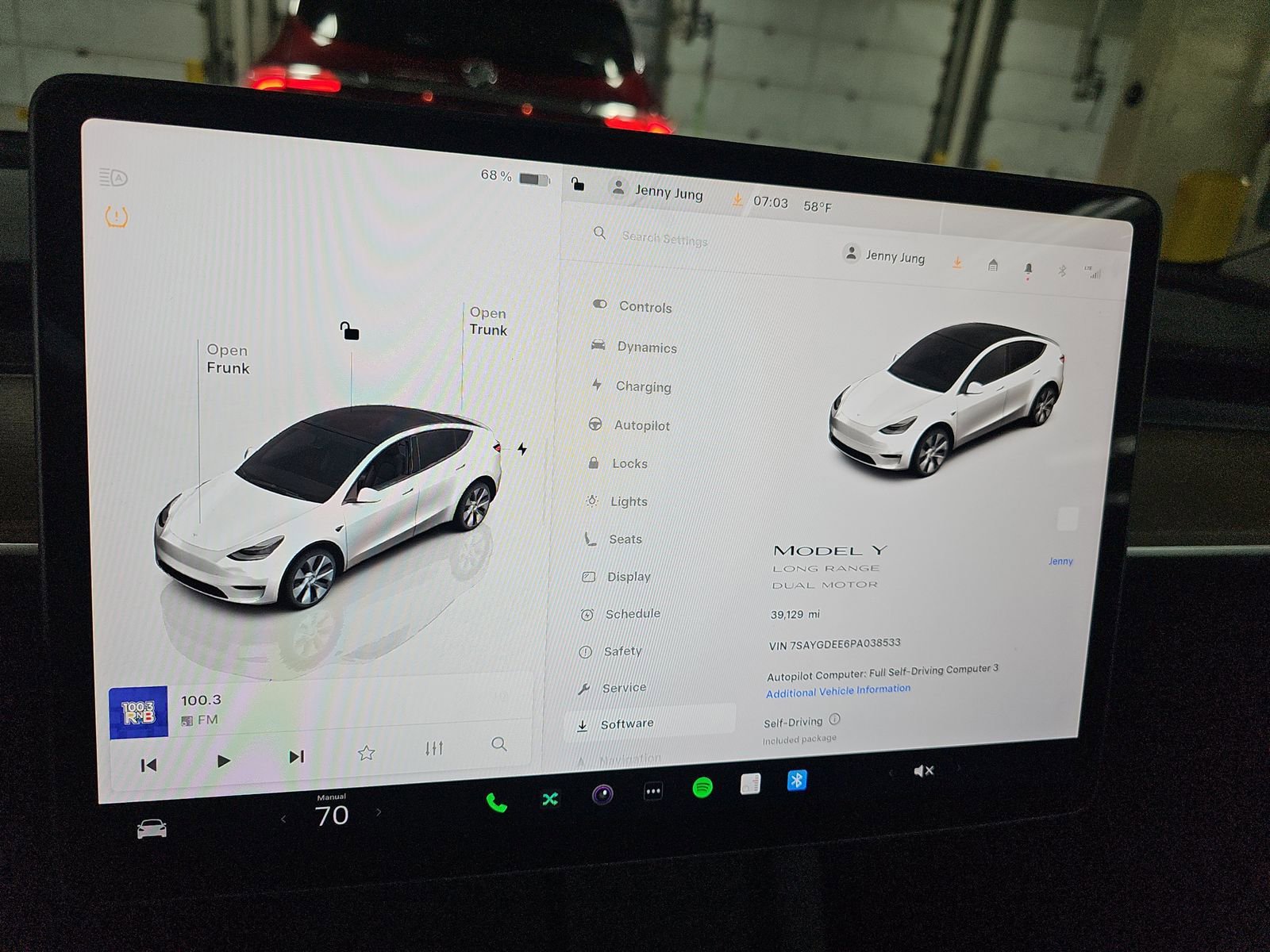 Used 2023 Tesla Model Y Long Range AWD/4WD image 2