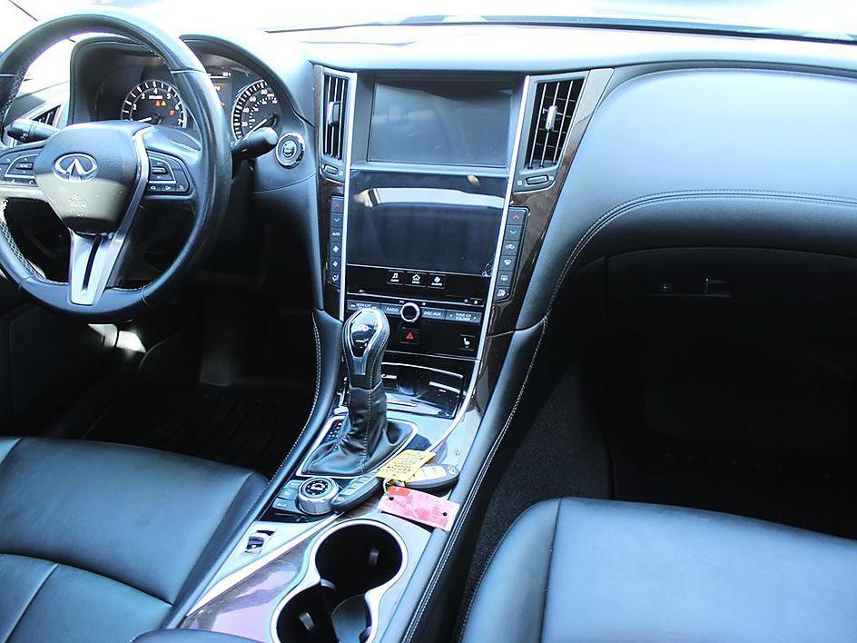 Used 2018 INFINITI Q50 Luxe w/ Essential Package (2.0T Luxe) RWD image 20