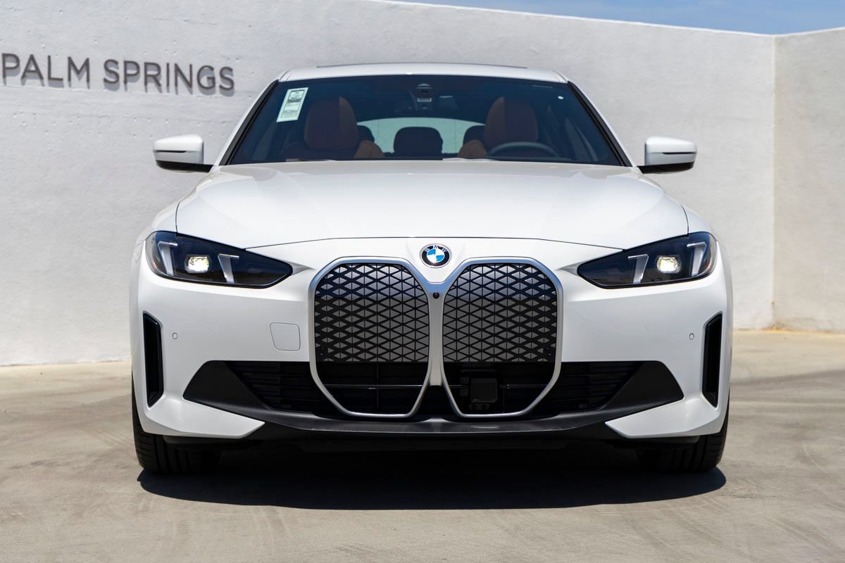 New 2026 BMW i4 eDrive40 w/ Premium Package RWD image 4