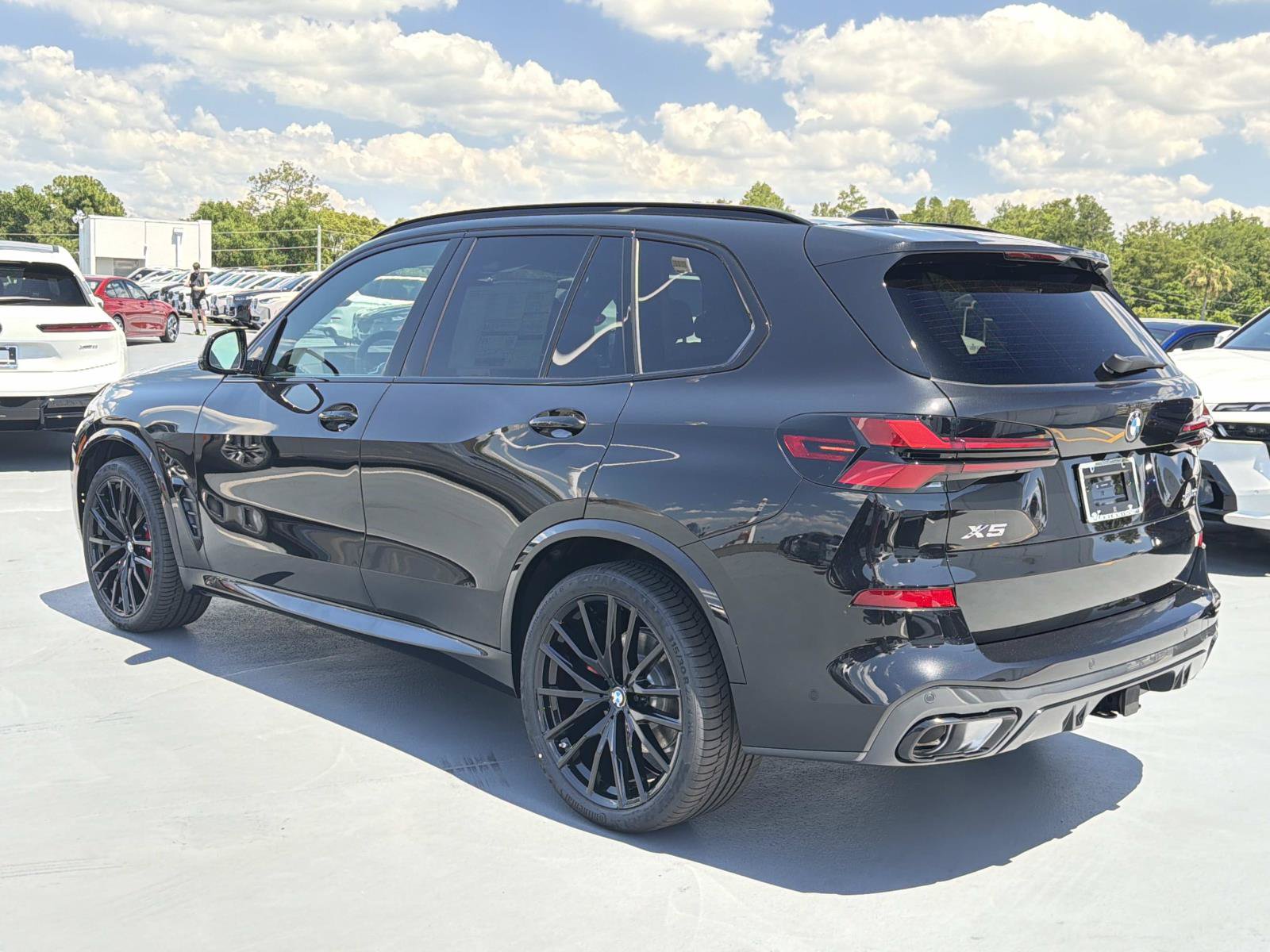 New 2026 BMW X5 xDrive40i w/ M Sport Package AWD/4WD image 5