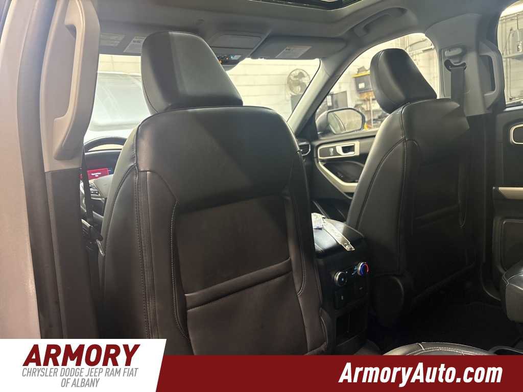 Used 2021 Ford Explorer XLT w/ Equipment Group 202A image 25