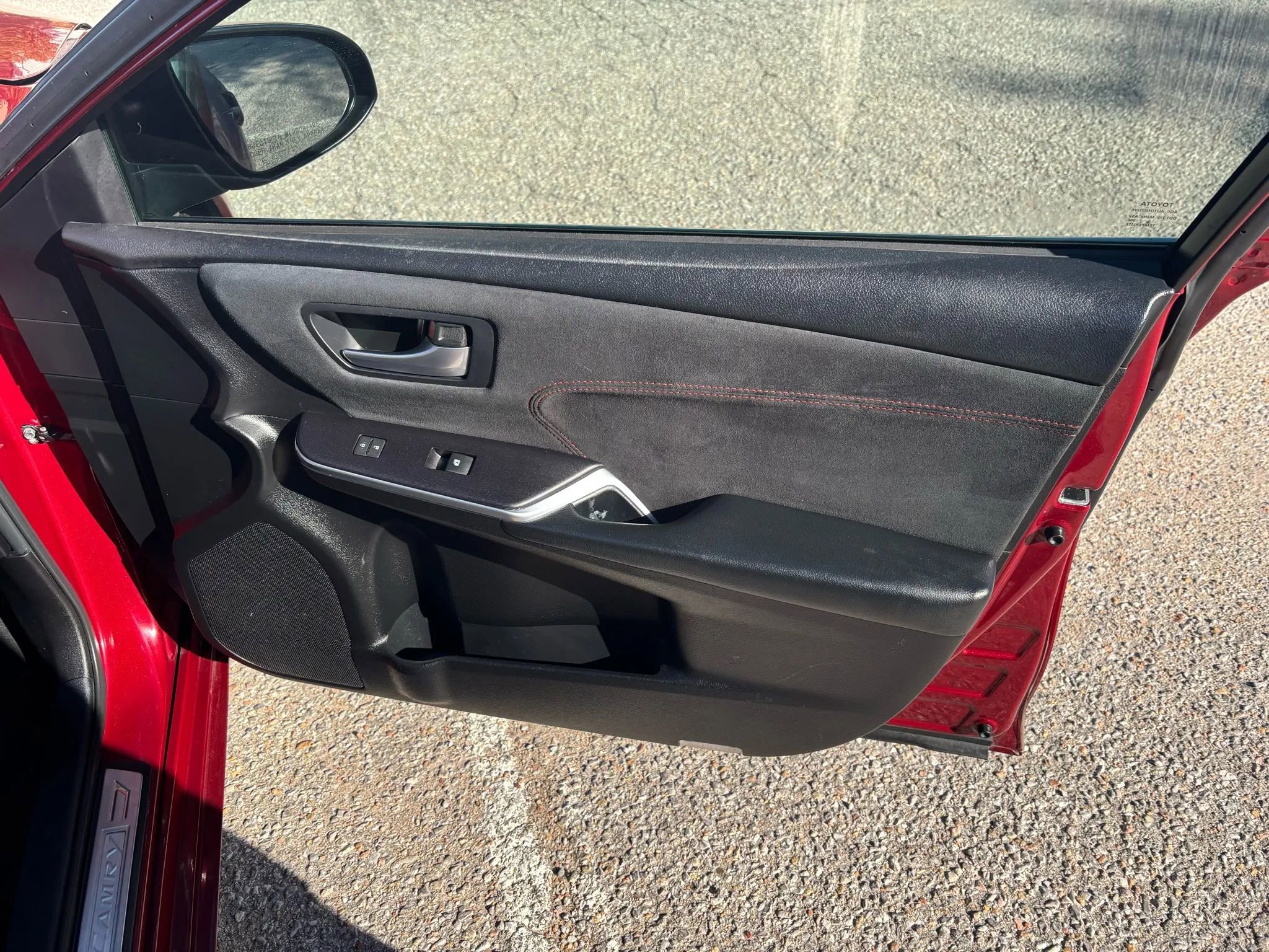 Used 2016 Toyota Camry XSE image 26