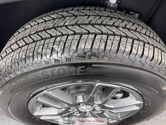 Used 2025 GMC Acadia Elevation image 22