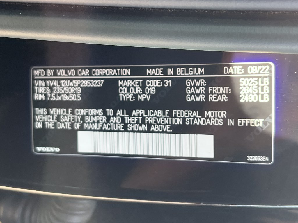 Used 2023 Volvo XC40 B5 Plus w/ Driver Assist Package AWD/4WD image 30