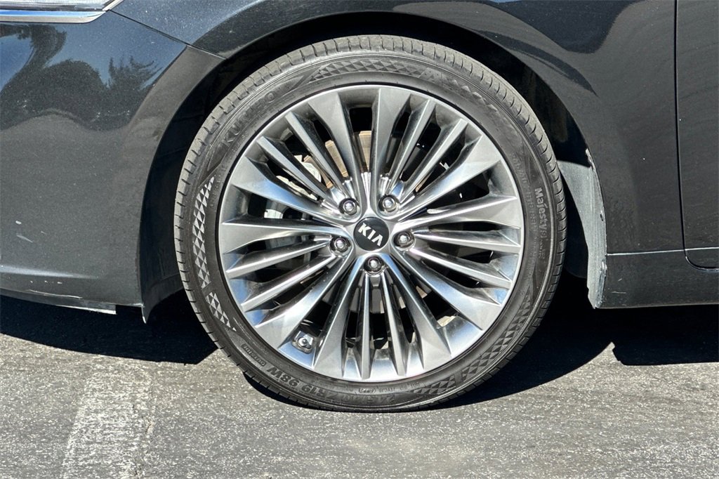 Used 2018 Kia Cadenza Limited w/ Paint Protection Package image 23