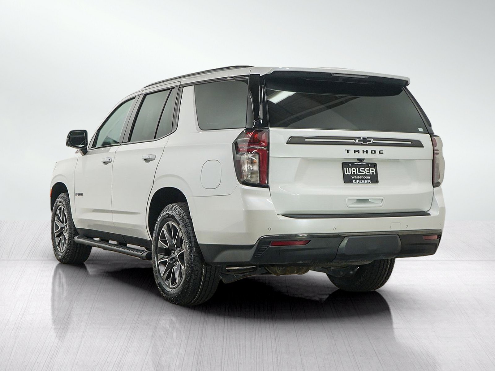 Used 2021 Chevrolet Tahoe Z71 w/ Z71 Signature Package AWD/4WD image 3