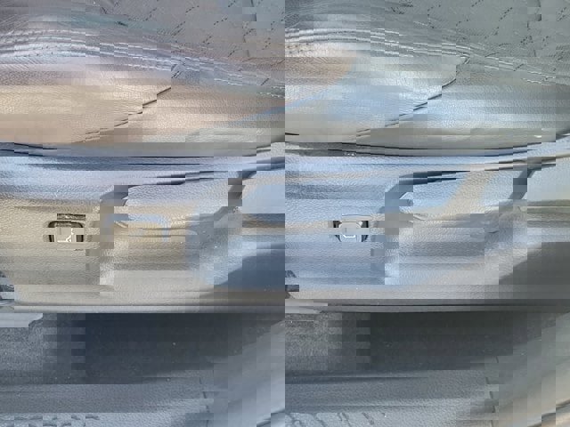 Used 2019 Toyota C-HR Limited image 17