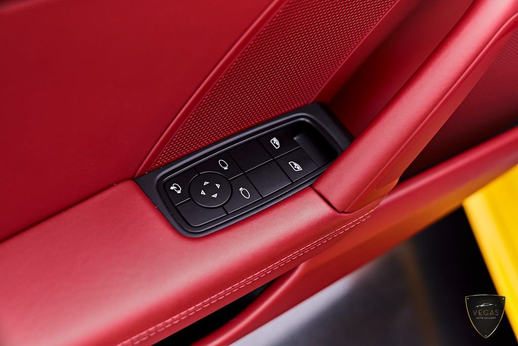 Used 2025 Porsche 911 Carrera RWD image 44